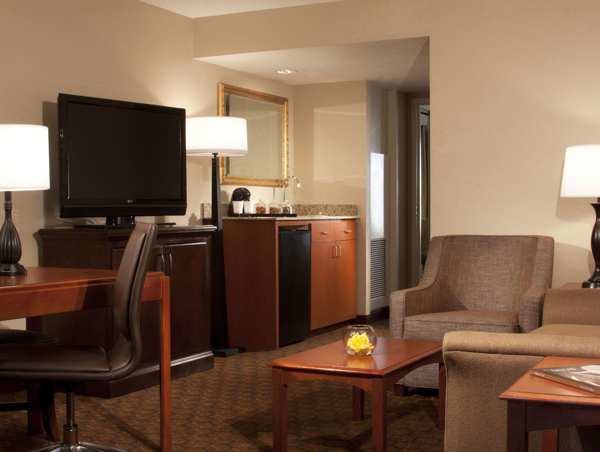 Embassy Suites By Hilton Dallas Near The Galleria Экстерьер фото