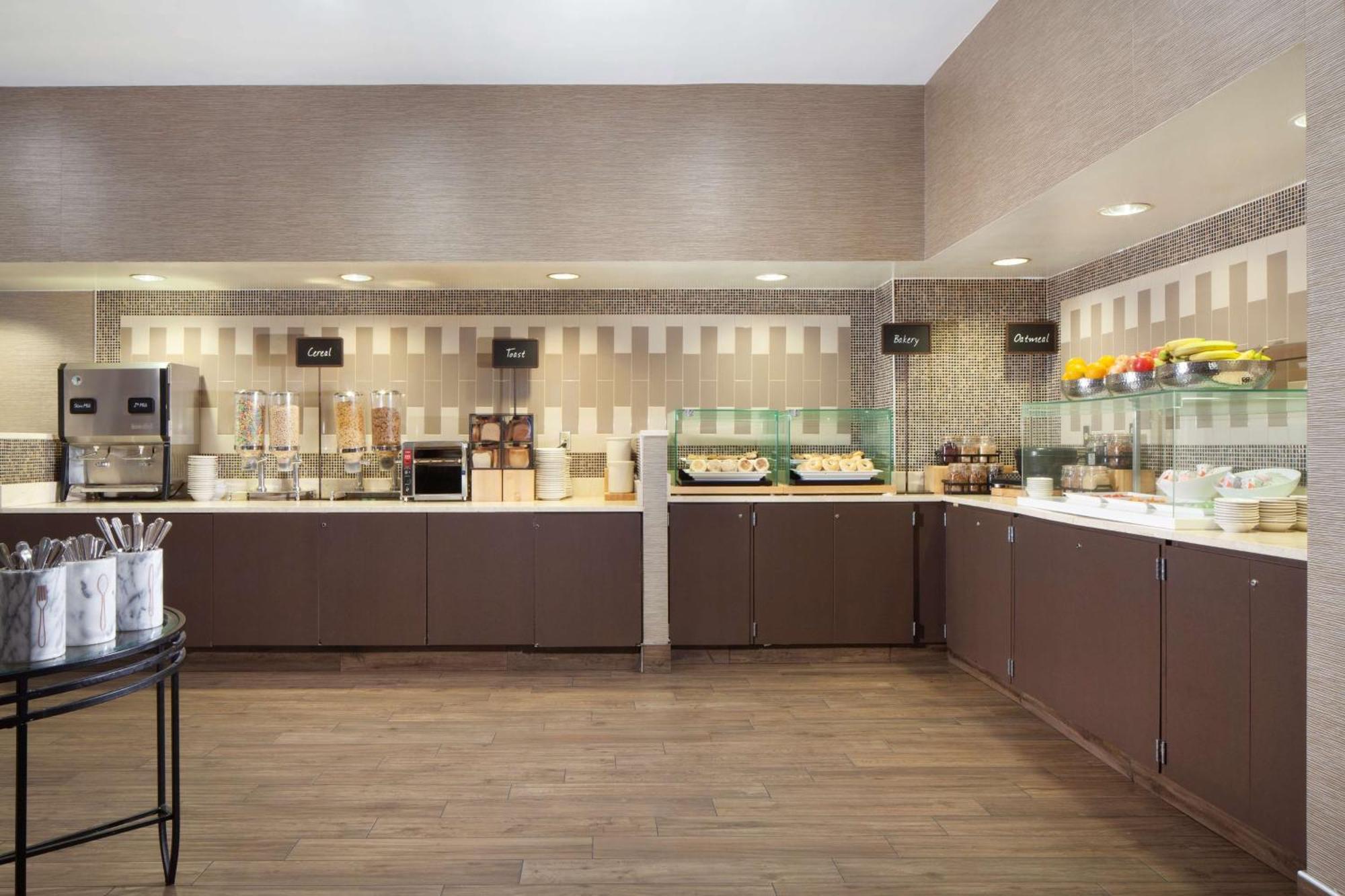Embassy Suites By Hilton Dallas Near The Galleria Экстерьер фото